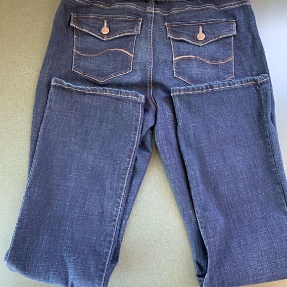 Lee curvy fit boot cut approximately 29/30.5 - Picture 10 of 11